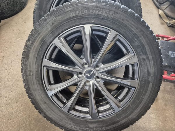 245/60R18 General Tire Grabber HTS60 All Season Tire, Highway Rating ***USED 8/32 off 2017 ford edge***5x108 (5x4.25) - Image 4
